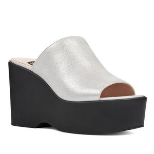 NIB Nine West Metallic Tomo Platform Sandals 9.5